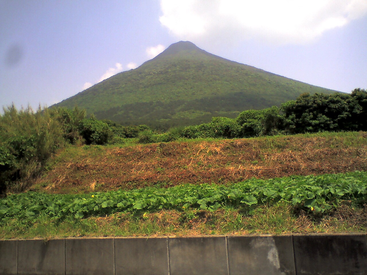 201005301339_鹿児島県_開聞岳