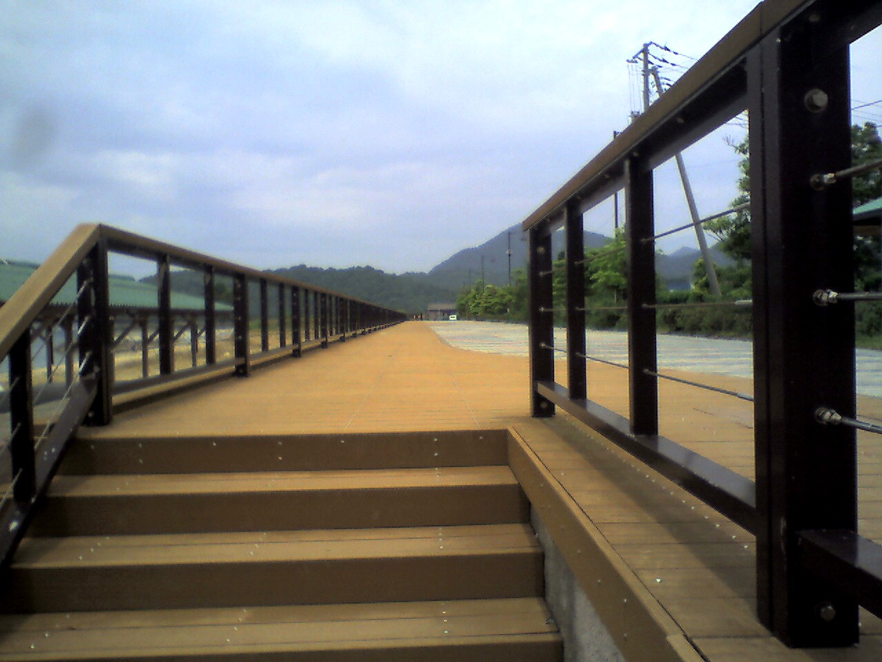 201006191234_愛媛県_大三島台海水浴場_デッキ