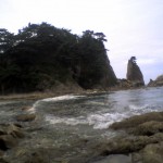 201009080818_新潟県_笹川ながれ_眼鏡岩