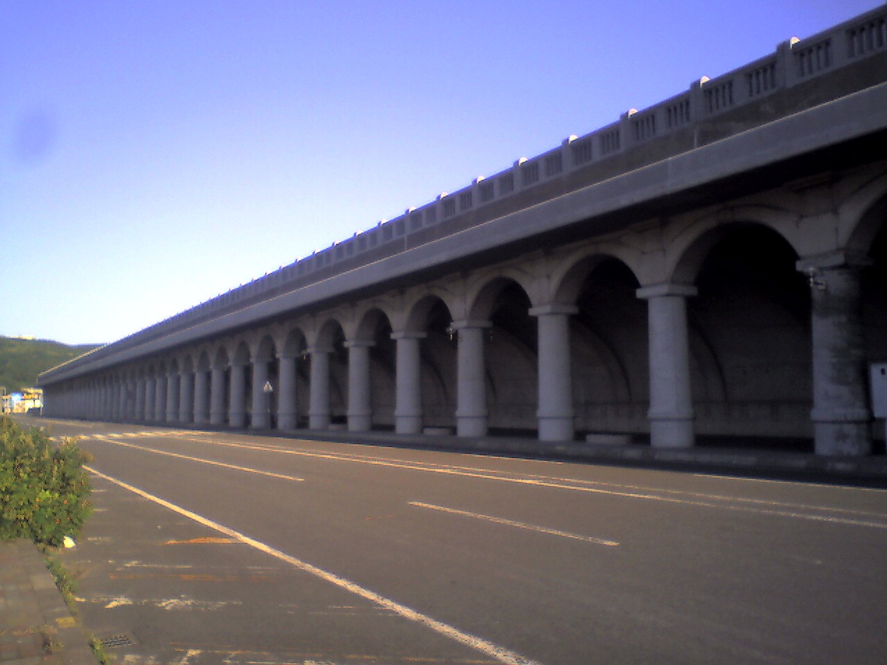 201009120627_北海道_北防波堤ドーム